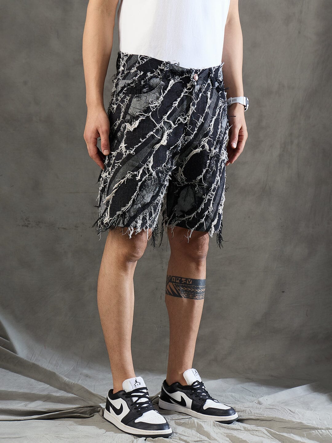 Black Frayed Damaged Shorts - Image 3