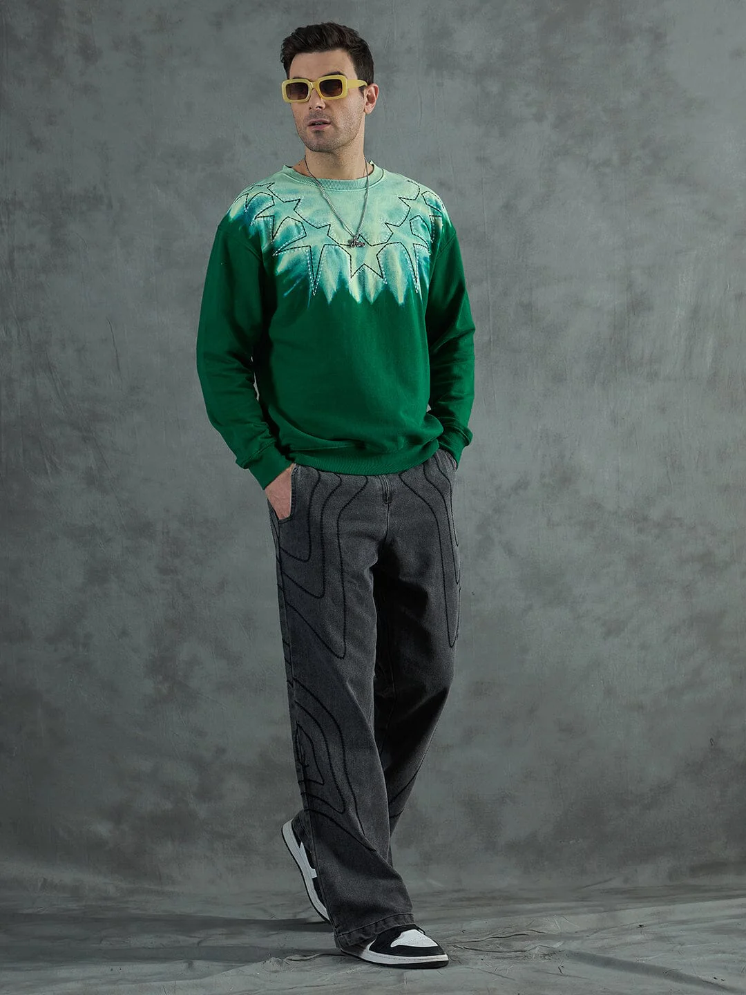 Green Star Embroidery Ombre Sweatshirt - Image 5