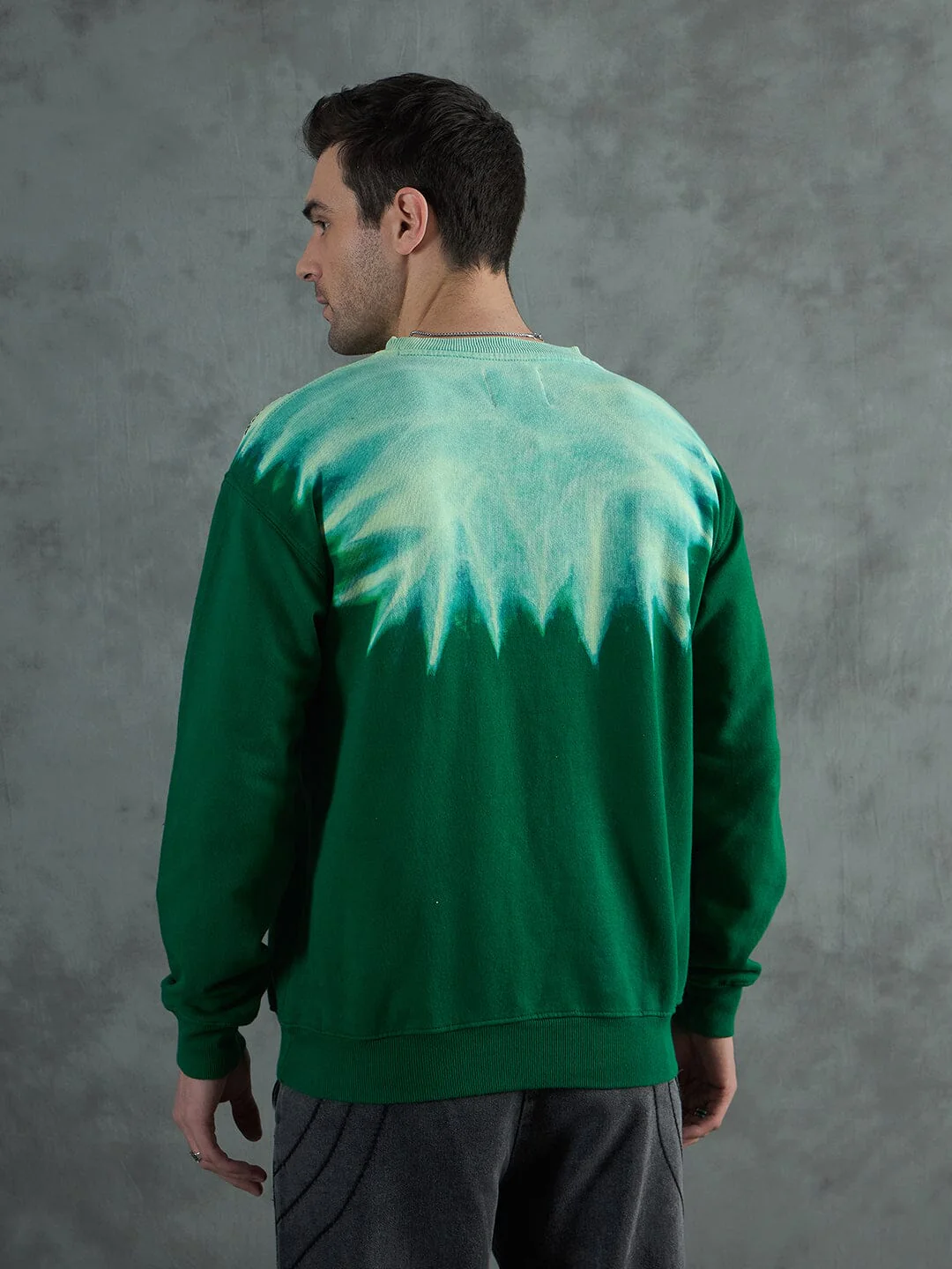 Green Star Embroidery Ombre Sweatshirt - Image 7