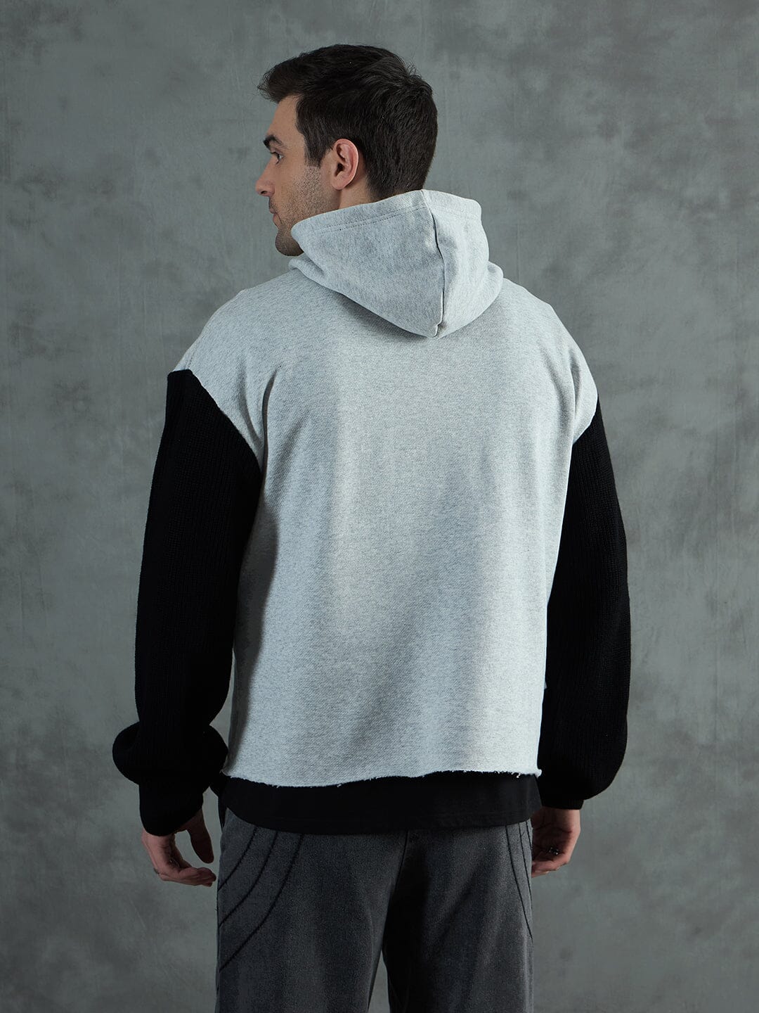 Grey Cropped Hoodie With Contrast Sleeves - Image 6